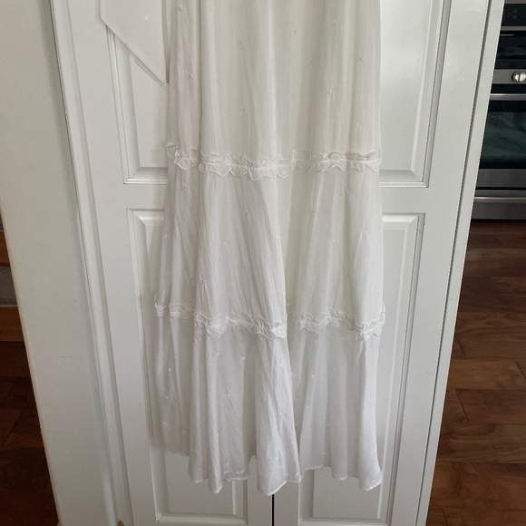 ME + EM Scallop Embroidery White Maxi Dress + Belt 0 - Picture 9 of 15